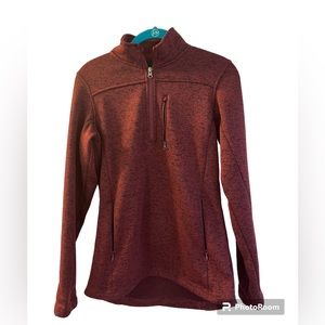 Magellan Outdoors women’s classic fit quarter zip pullover. Size XS.